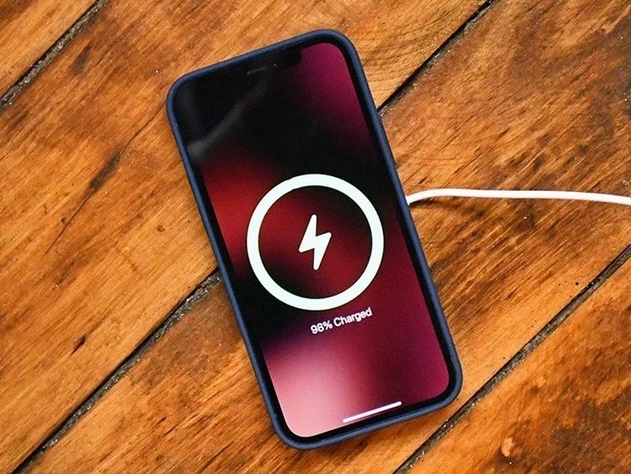山根镇苹果手机维修分享iPhone 12可以随便充电吗 
